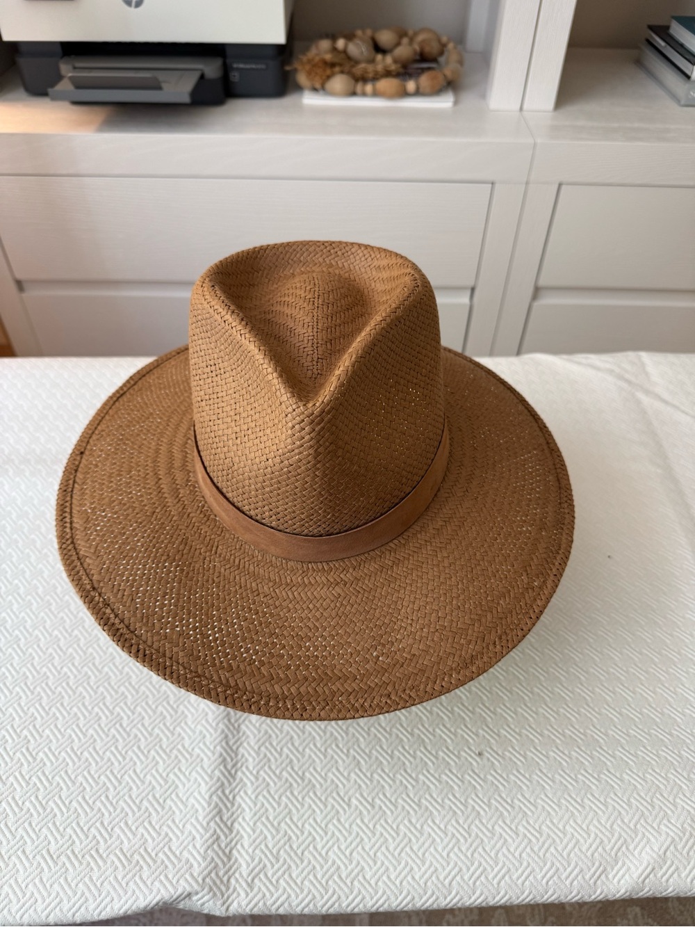 Janessa Leone Simone Brown Straw Fedora Hat  excellent condition sz:small